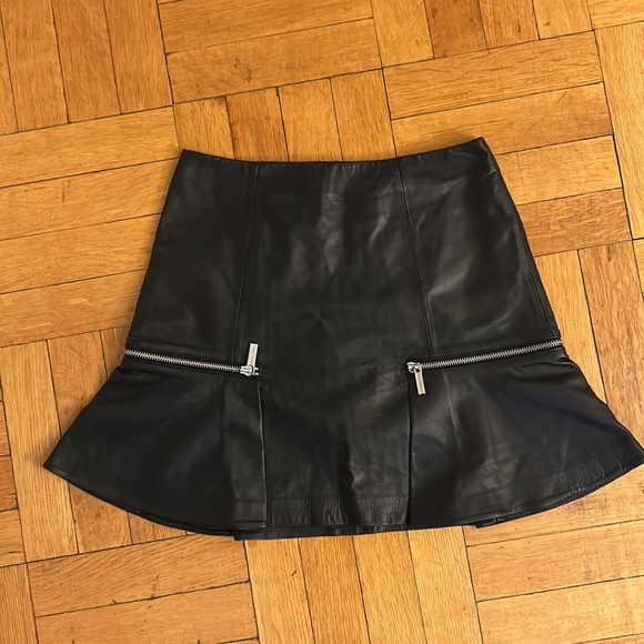 Michael Kors 100% Authentic Leather Skirt with Zippers - Picture 2 of 10